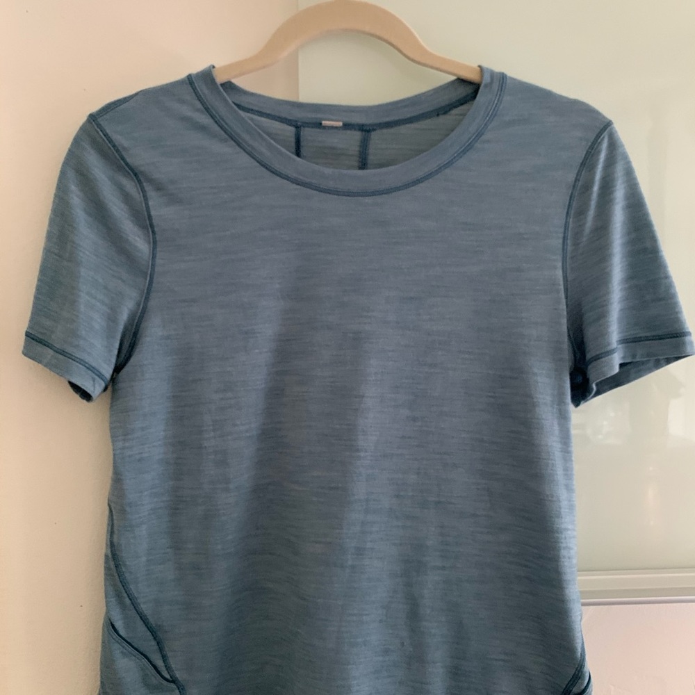Lululemon blue shirt